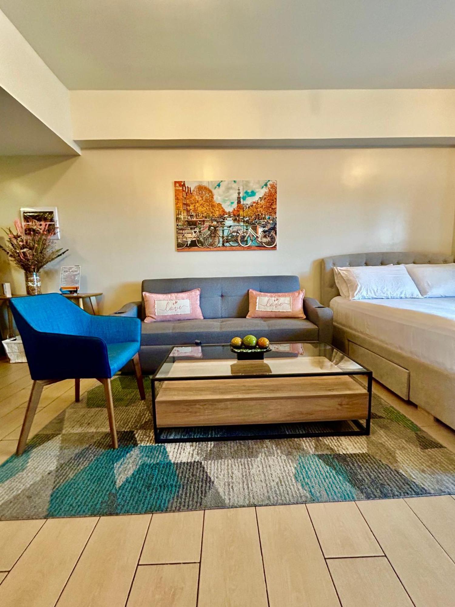 Luxury Bgc Condo In Taguig, Mckinley - Covered Parking And Wifi Free Exterior foto